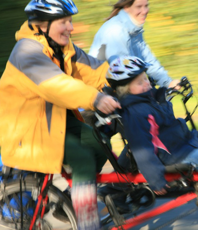 dürfen kinder ohne helm fahrrad fahren